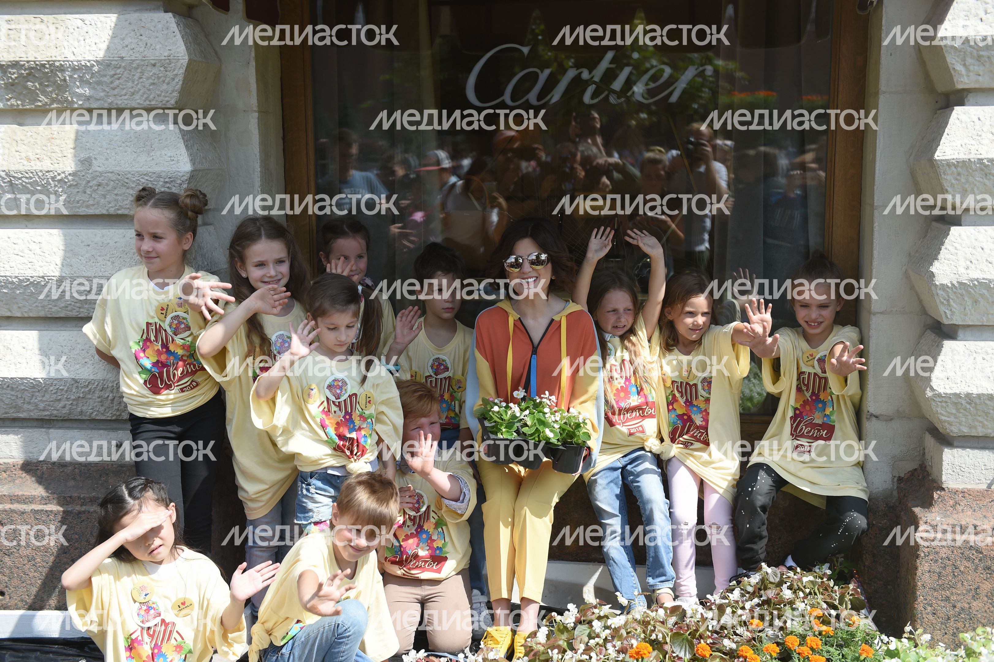 Юбилейный фестиваль цветов в ГУМе в Москве