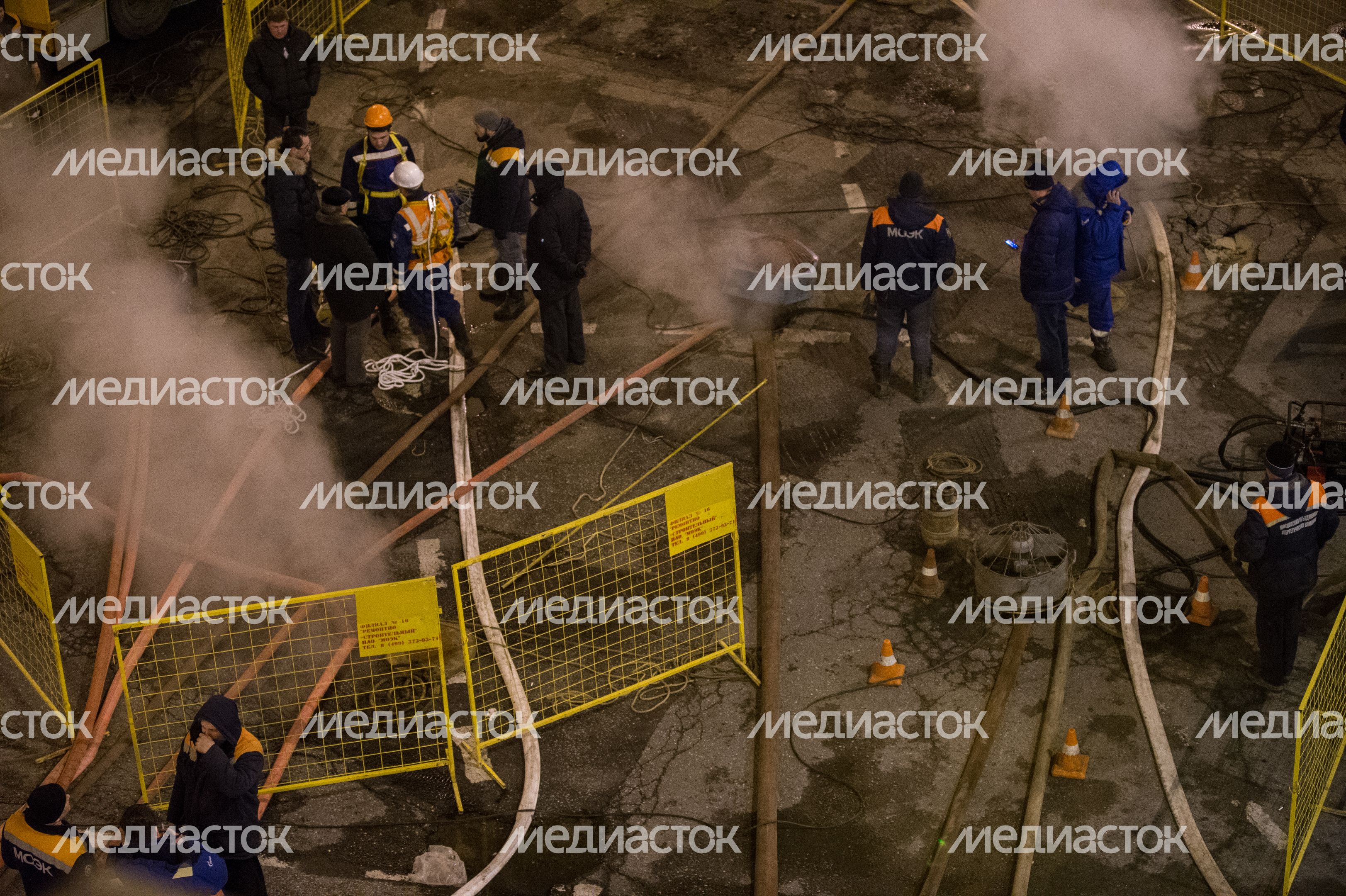 Прорыв трубы в центре Москвы Прорыв трубы в центре Москвы