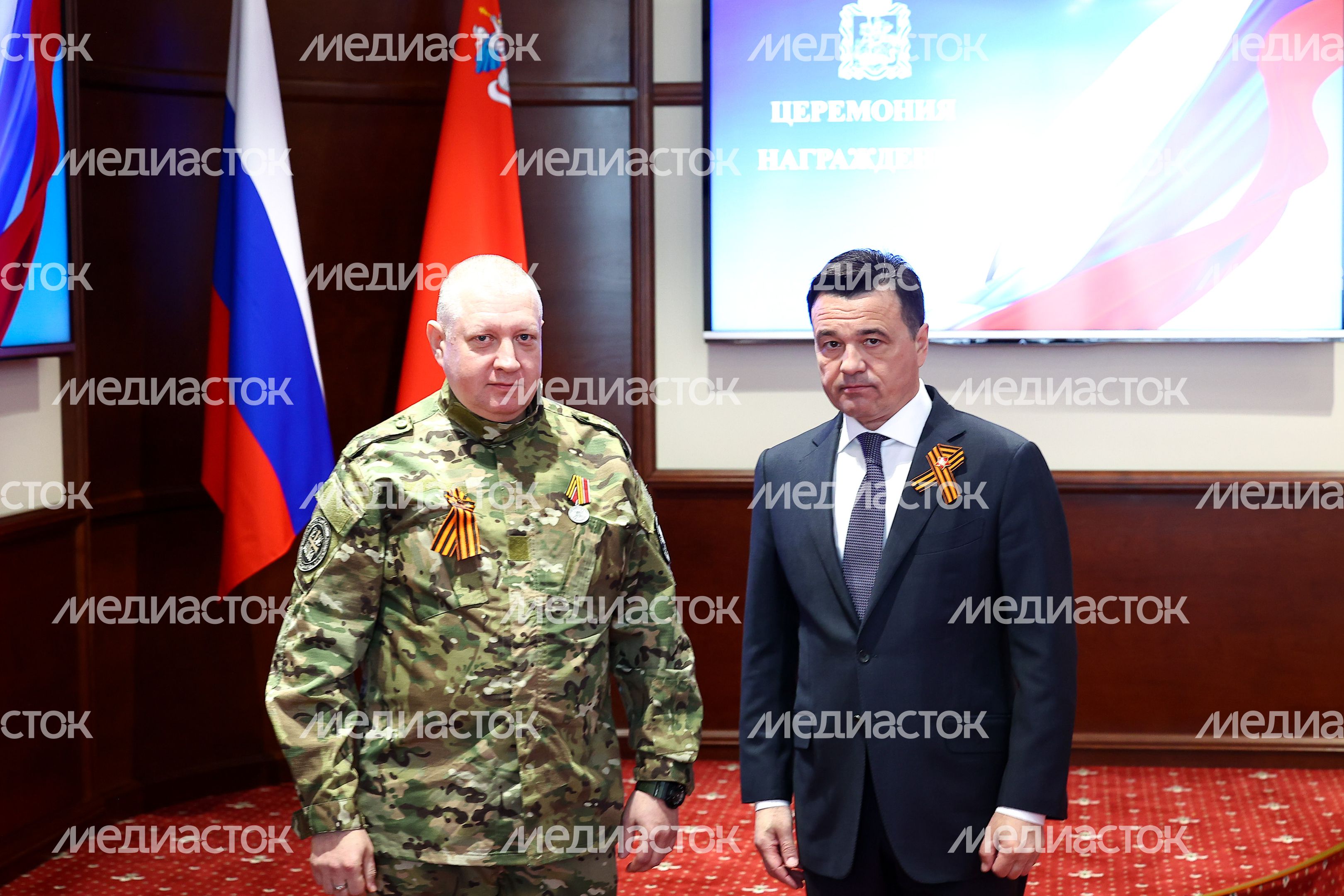 Губернатор вручил государственные награды добровольцам отряда БАРС