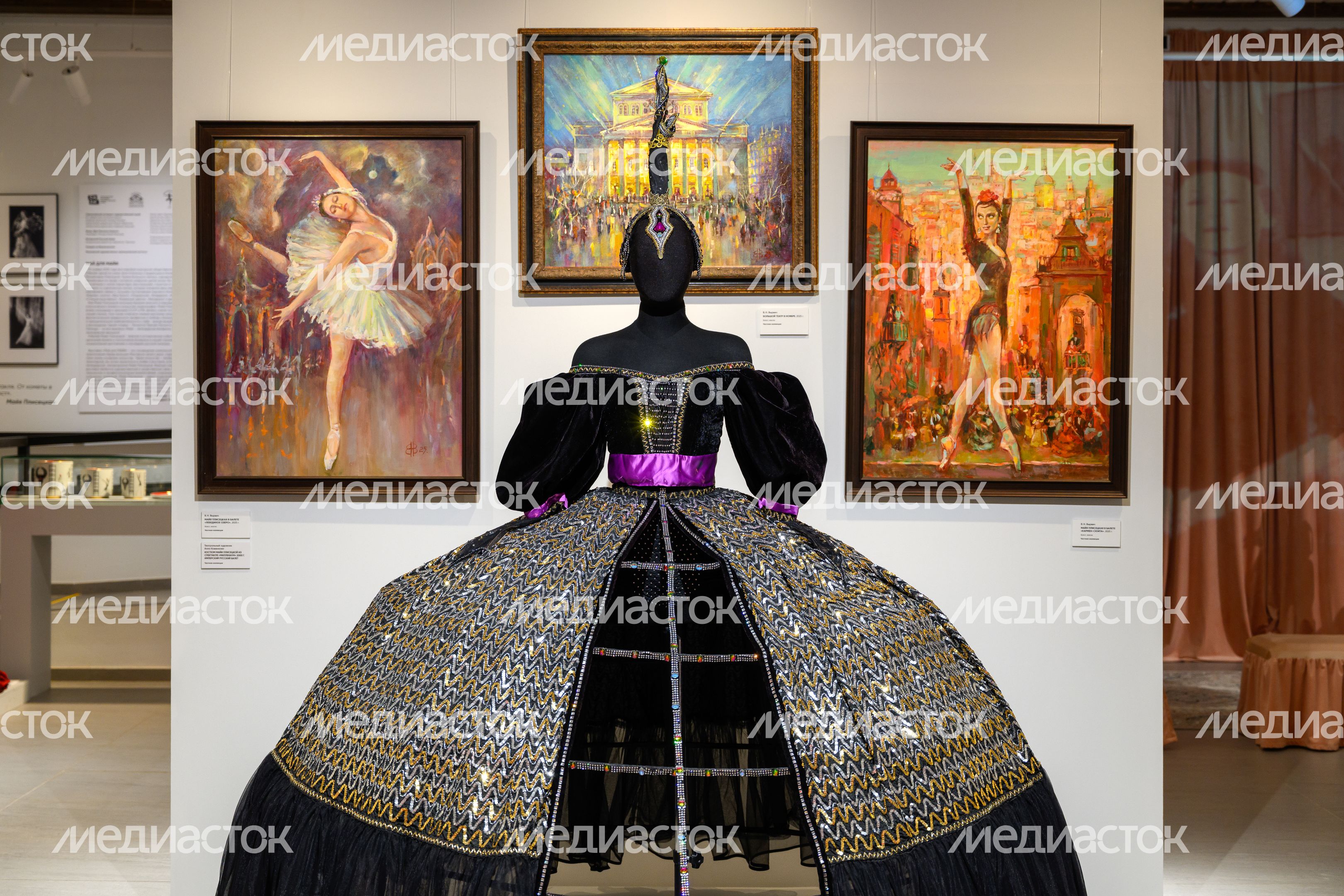 Выставка «Май для Майи», посвященная балерине Майе Плисецкой, в Серпуховском художественном музее