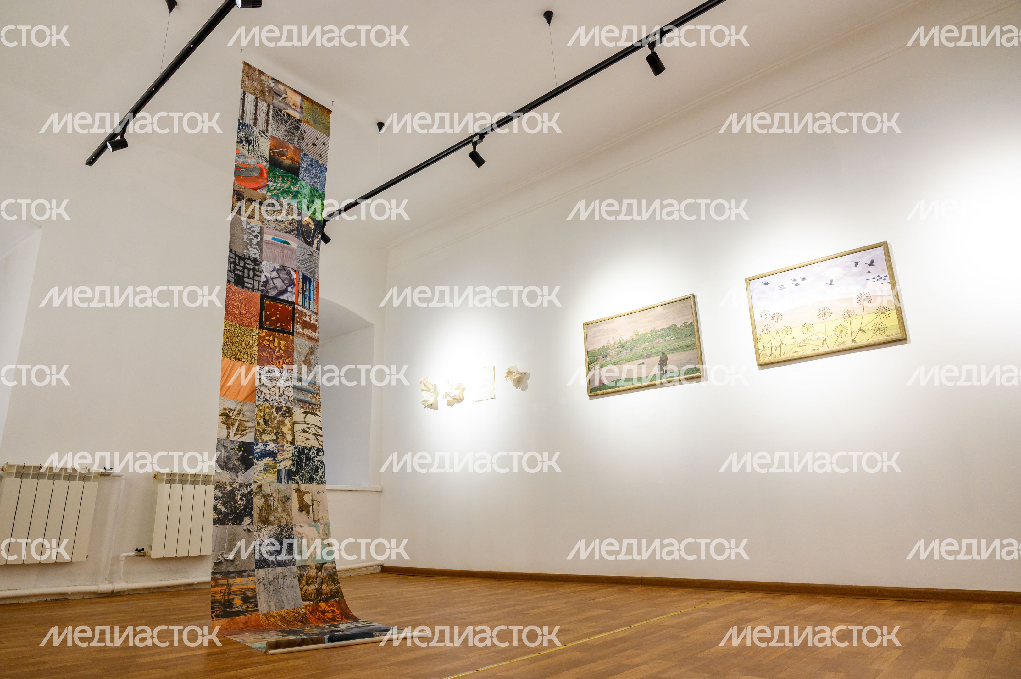 Художественная выставка «Вино из одуванчиков» в доме Мачтета на фестивале современного искусства «Перезагрузка» в Зарайске Художественная выставка «Вино из одуванчиков» в доме Мачтета на фестивале современного искусства «Перезагрузка» в Зарайске