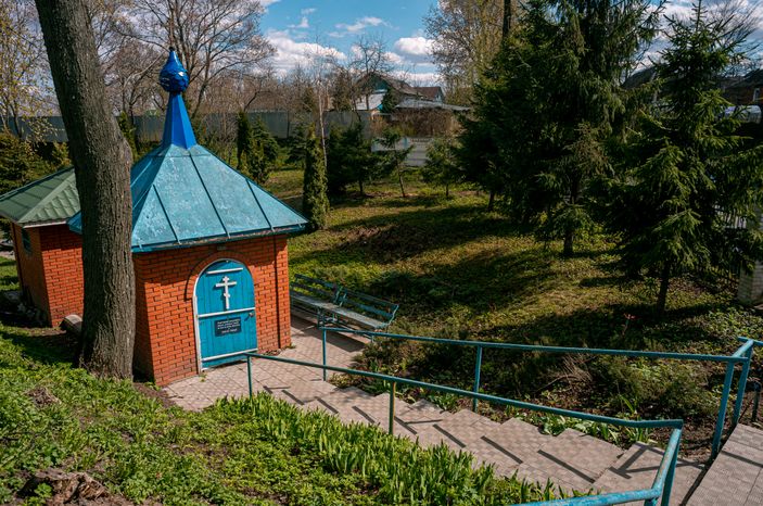 Весенние виды храма Рождества Христова в селе Беседы