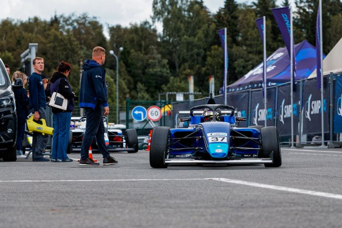VI этап российской серии кольцевых гонок на автодроме Moscow Raceway