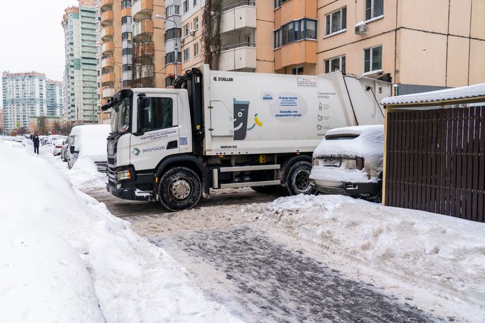 Работа мусоровозов зимой в Красногорске
