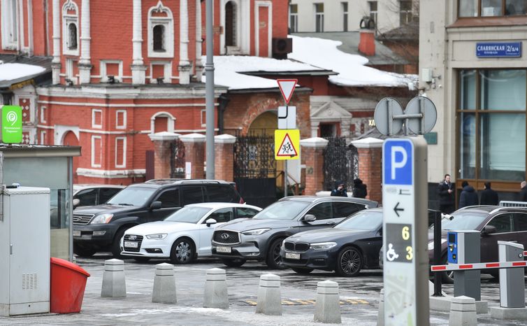 Городская жизнь в Москве в марте