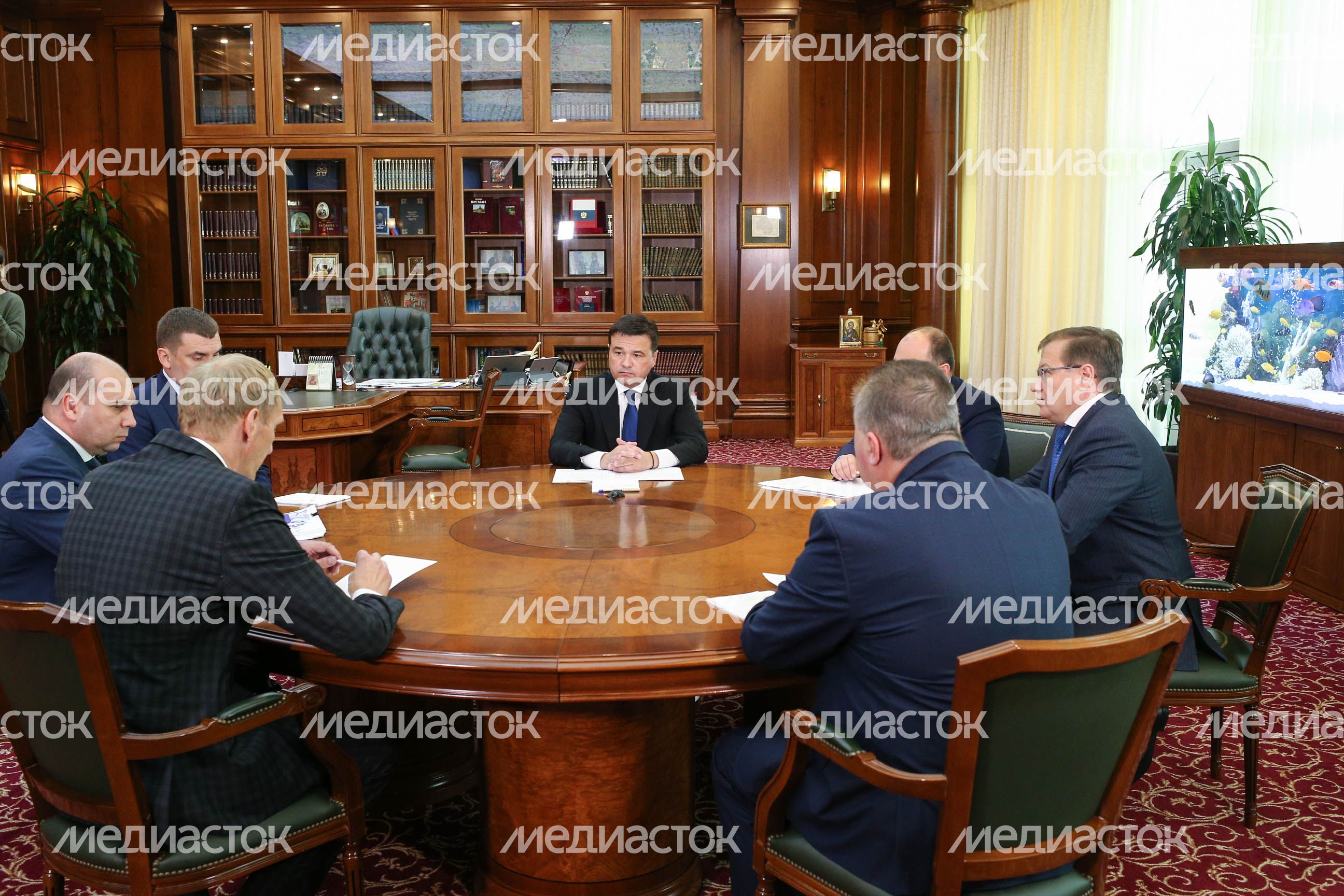 Рабочая встреча губернатора Подмосковья с главой администрации Ликино-Дулево и и.о главы Орехово-Зуевского района, 07.06.2018