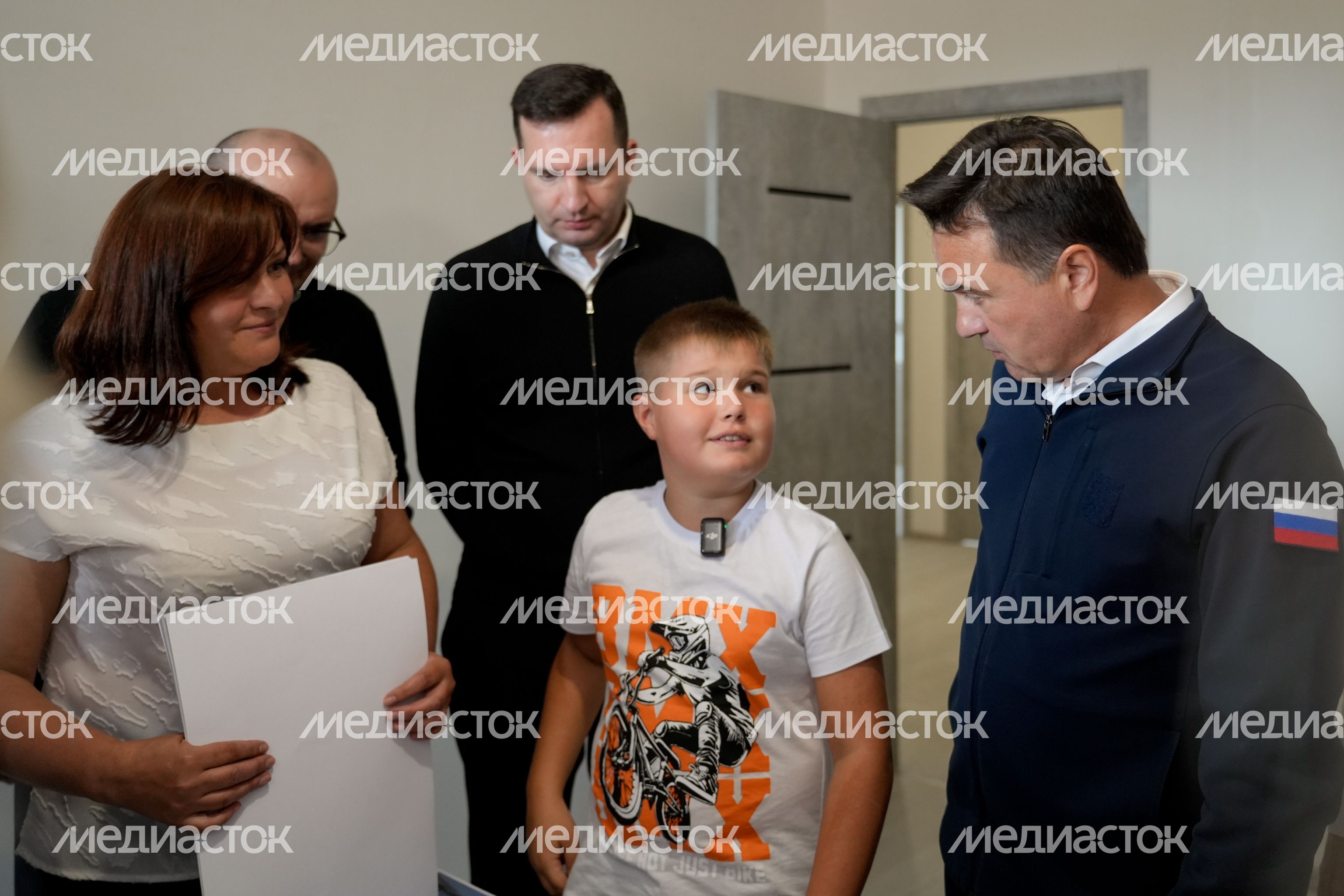 Андрей Воробьев приехал на стройплощадку многоквартирного дома на улице Гоголя в Лосино-Петровском Андрей Воробьев приехал на стройплощадку многоквартирного дома на улице Гоголя в Лосино-Петровском