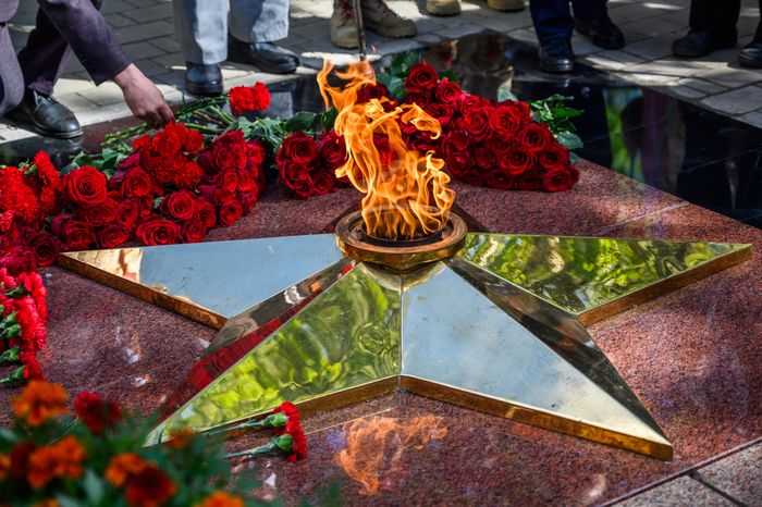 Торжественная церемония зажжения Вечного огня в Королеве