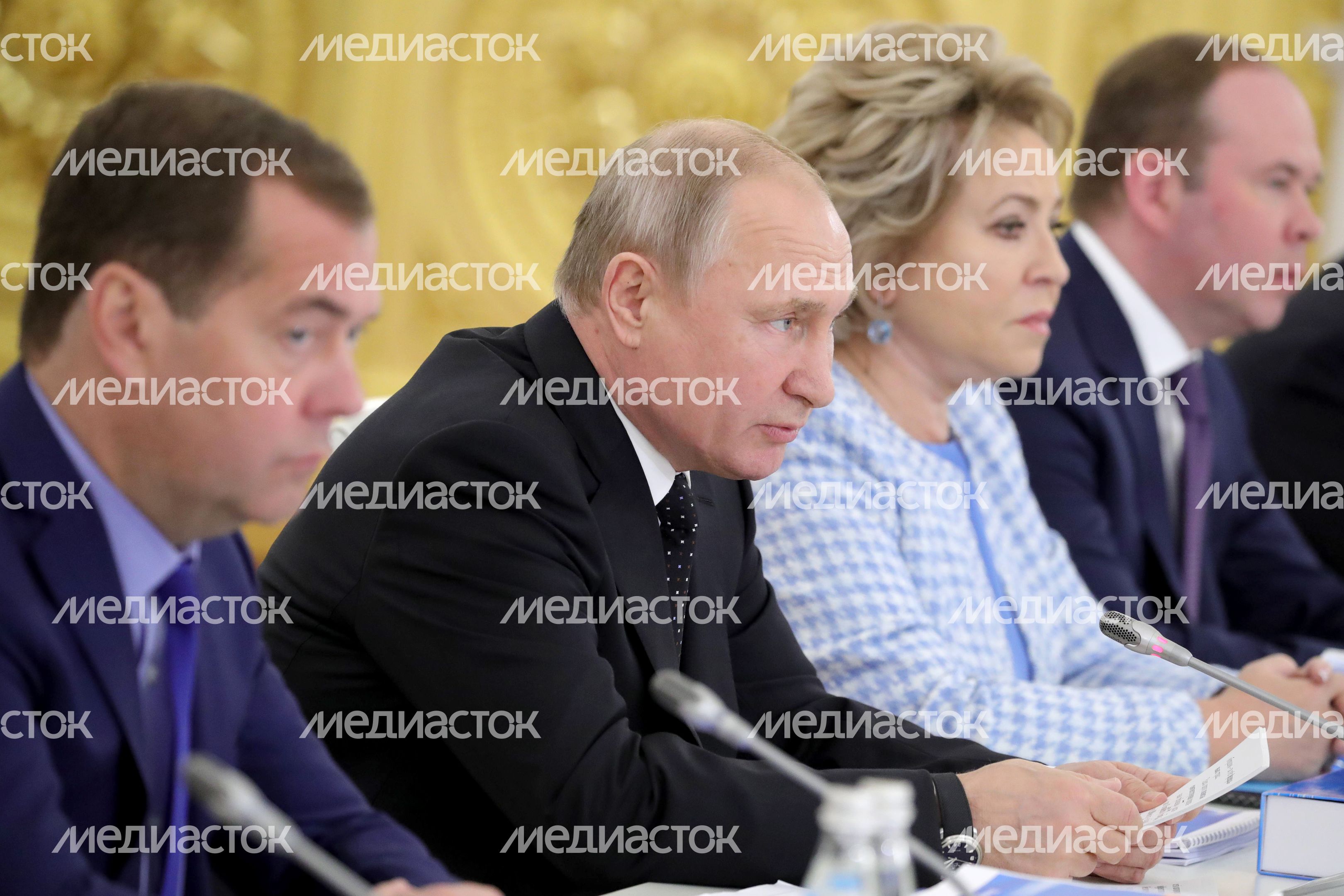 Заседание Государственного совета по вопросам развития сети автомобильных дорог и обеспечения безопасности дорожного движения Заседание Государственного совета по вопросам развития сети автомобильных дорог и обеспечения безопасности дорожного движения