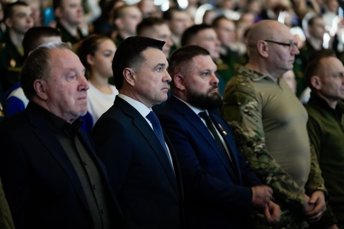 Андрей Воробьев наградил лауреатов премии "Мы рядом. Доброе дело"