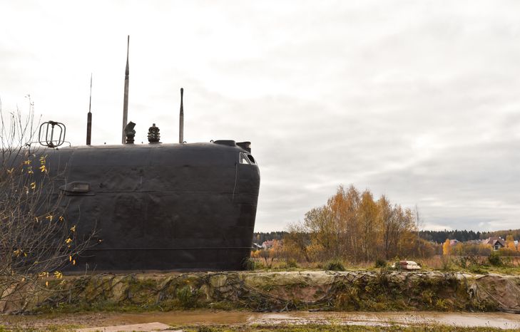 Памятник подводной лодке К-19 и виды села Никульское