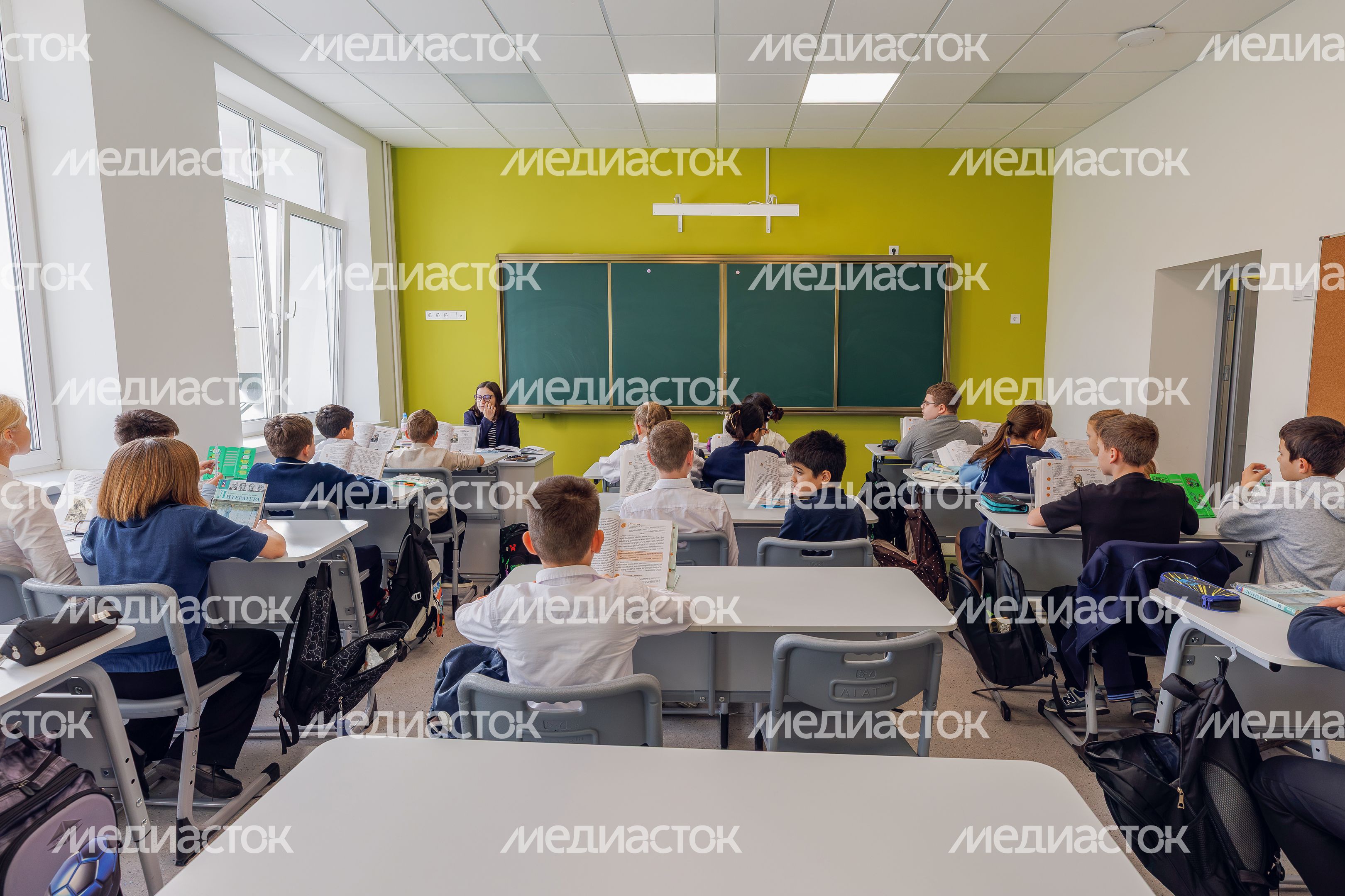 Учебный класс в Гимназии №23 на улице Тюкова в Сходне округа Химки после капитального ремонта Учебный класс в Гимназии №23 на улице Тюкова в Сходне округа Химки после капитального ремонта