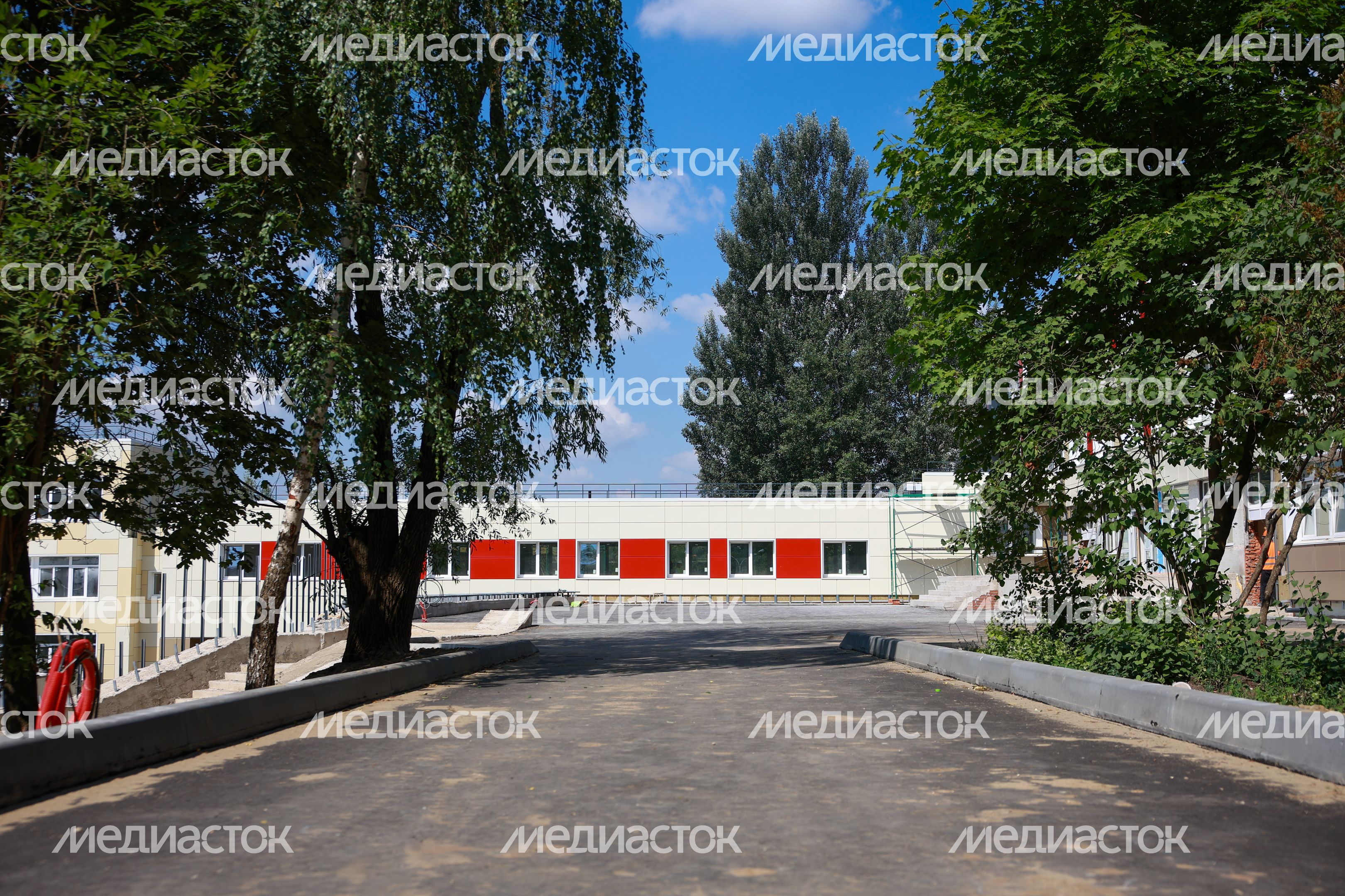 Капремонт в основном корпусе гимназии №5 в Дзержинском