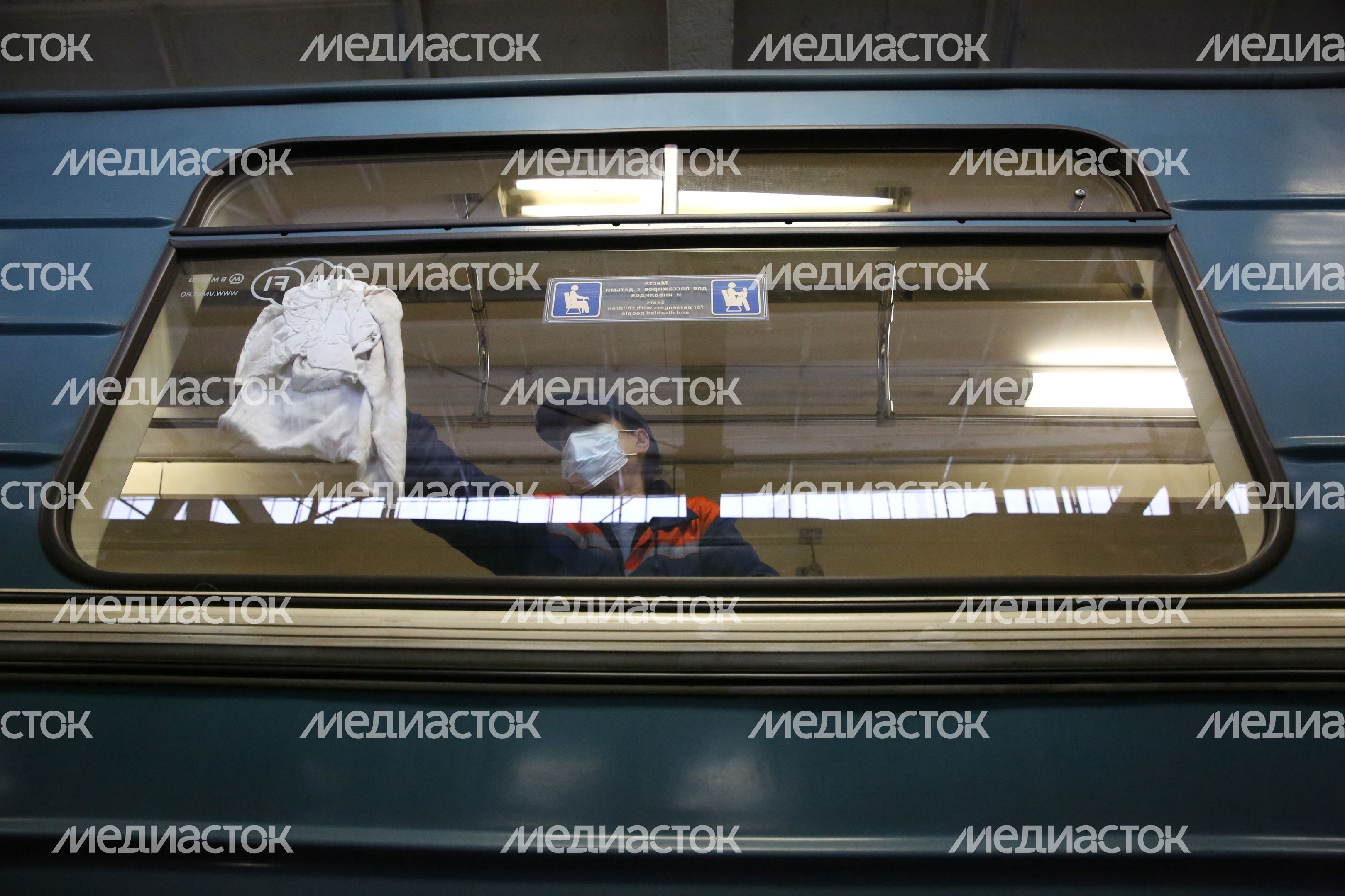 Дезинфекция вагонов метро в электродепо «Калужское» Дезинфекция вагонов метро в электродепо «Калужское»
