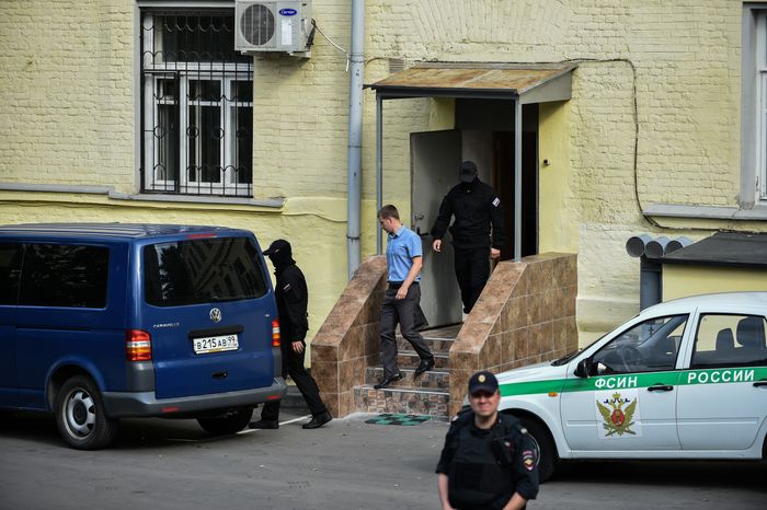 Кириллу Серебренникову избрали меру пресечения в Басманном суде