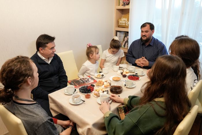 Андрей Воробьев навестил семью погибшего на СВО бойца