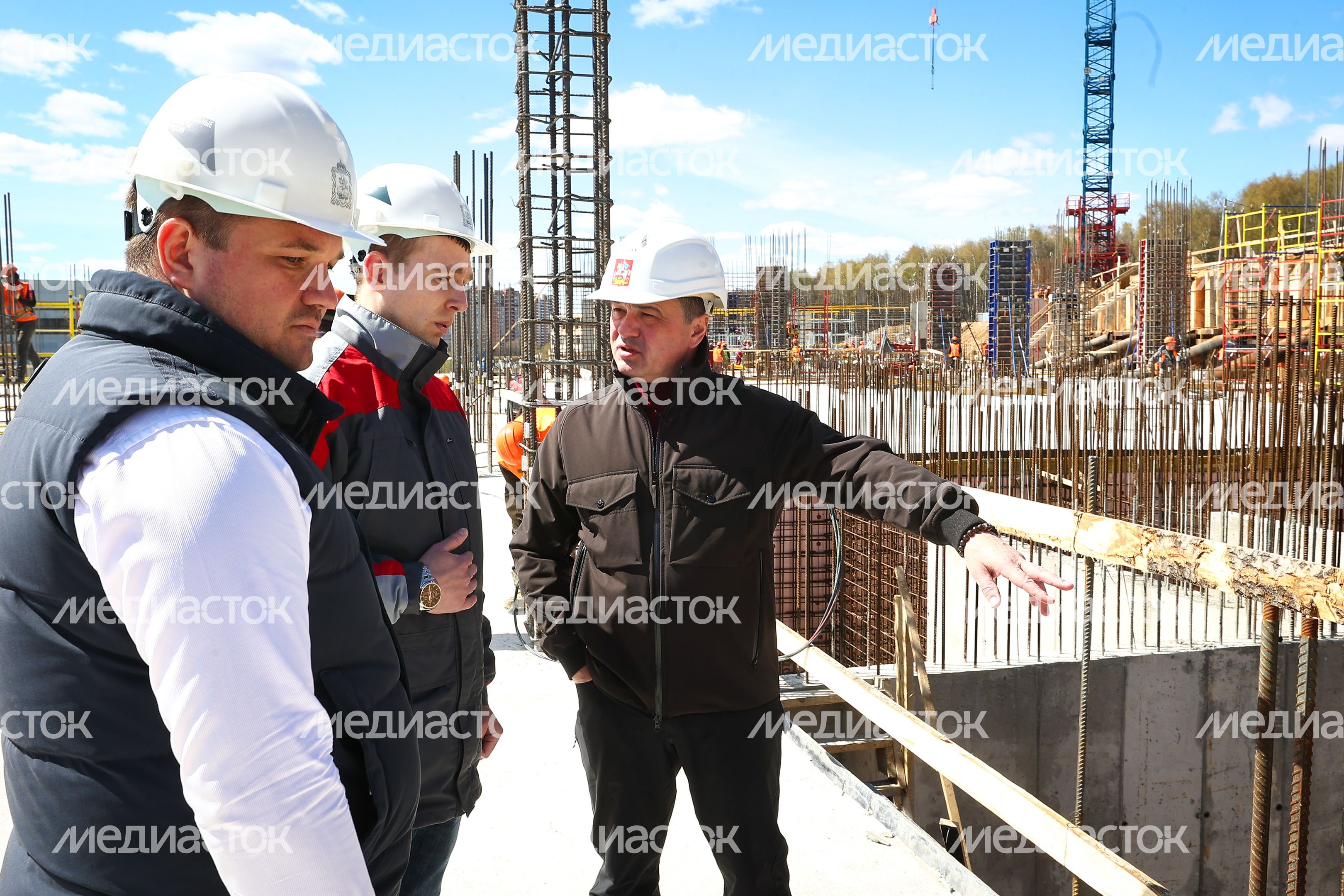 Проверка Губернатором Подмосковья хода строительства Московской областной детской больницы