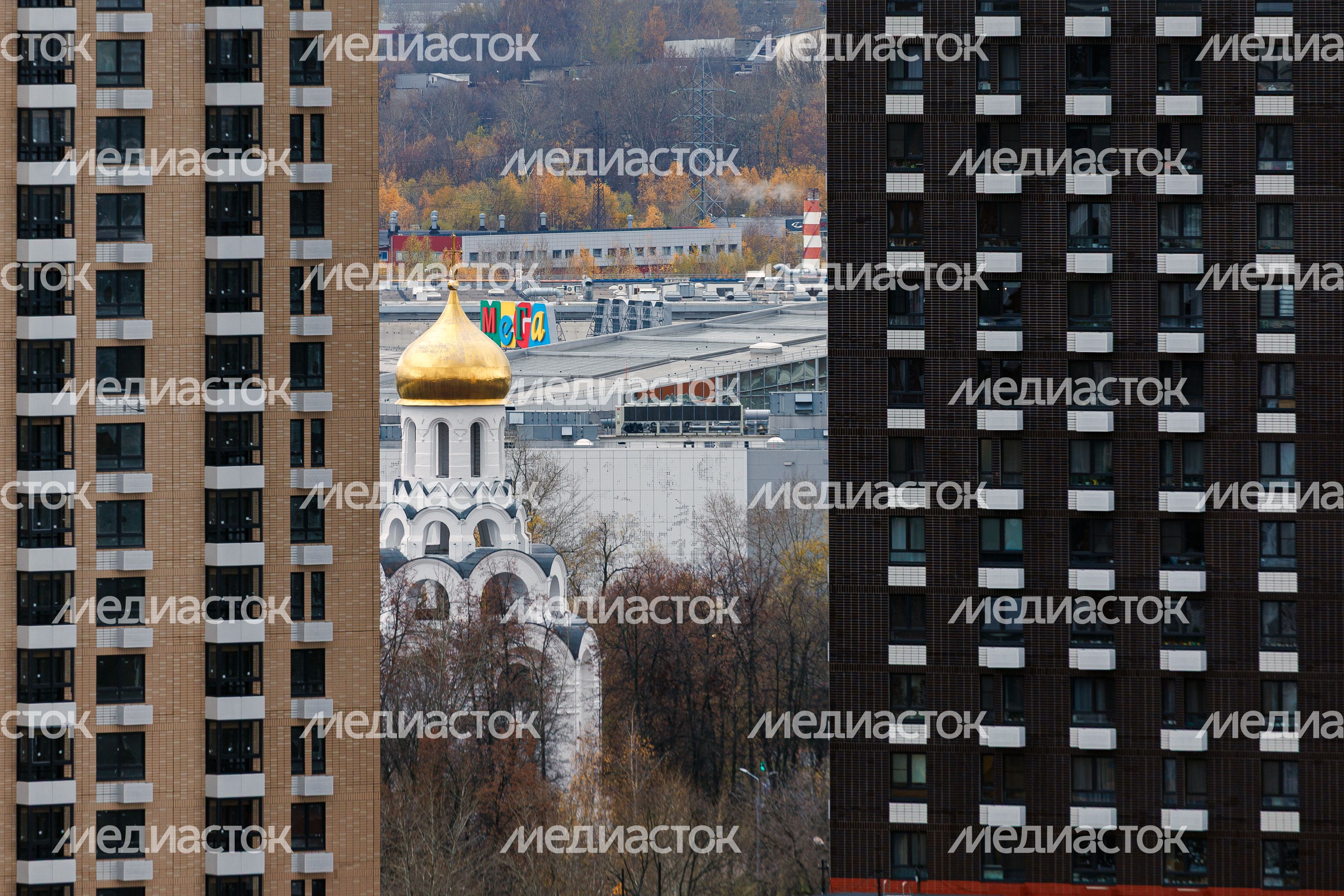 Виды города Котельники осенью