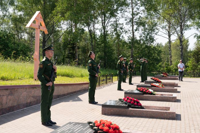 Перезахоронение солдат ВОВ в деревне Ельня