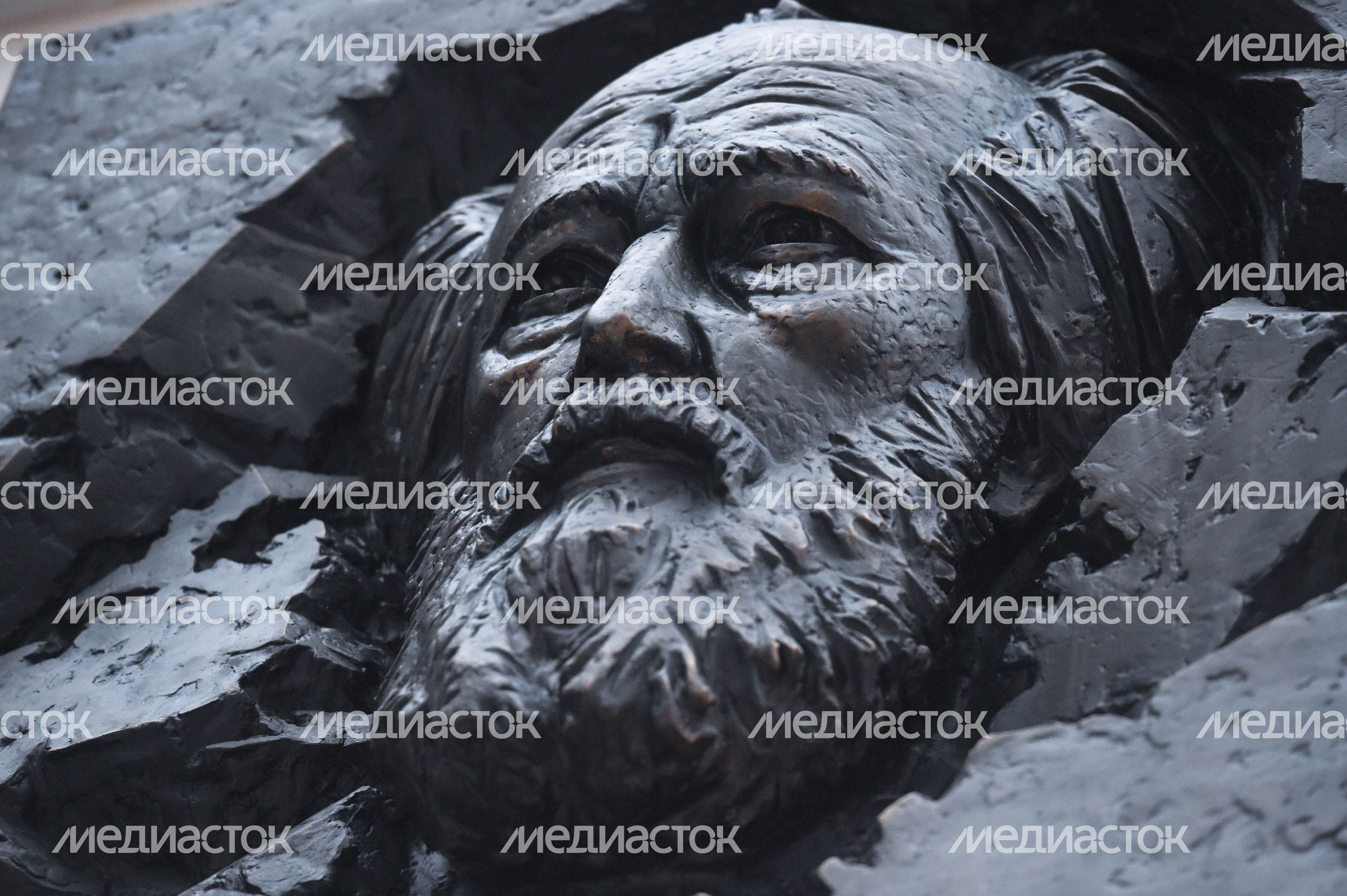 Открытие мемориальной доски в честь Солженицына в Москве Открытие мемориальной доски в честь Солженицына в Москве