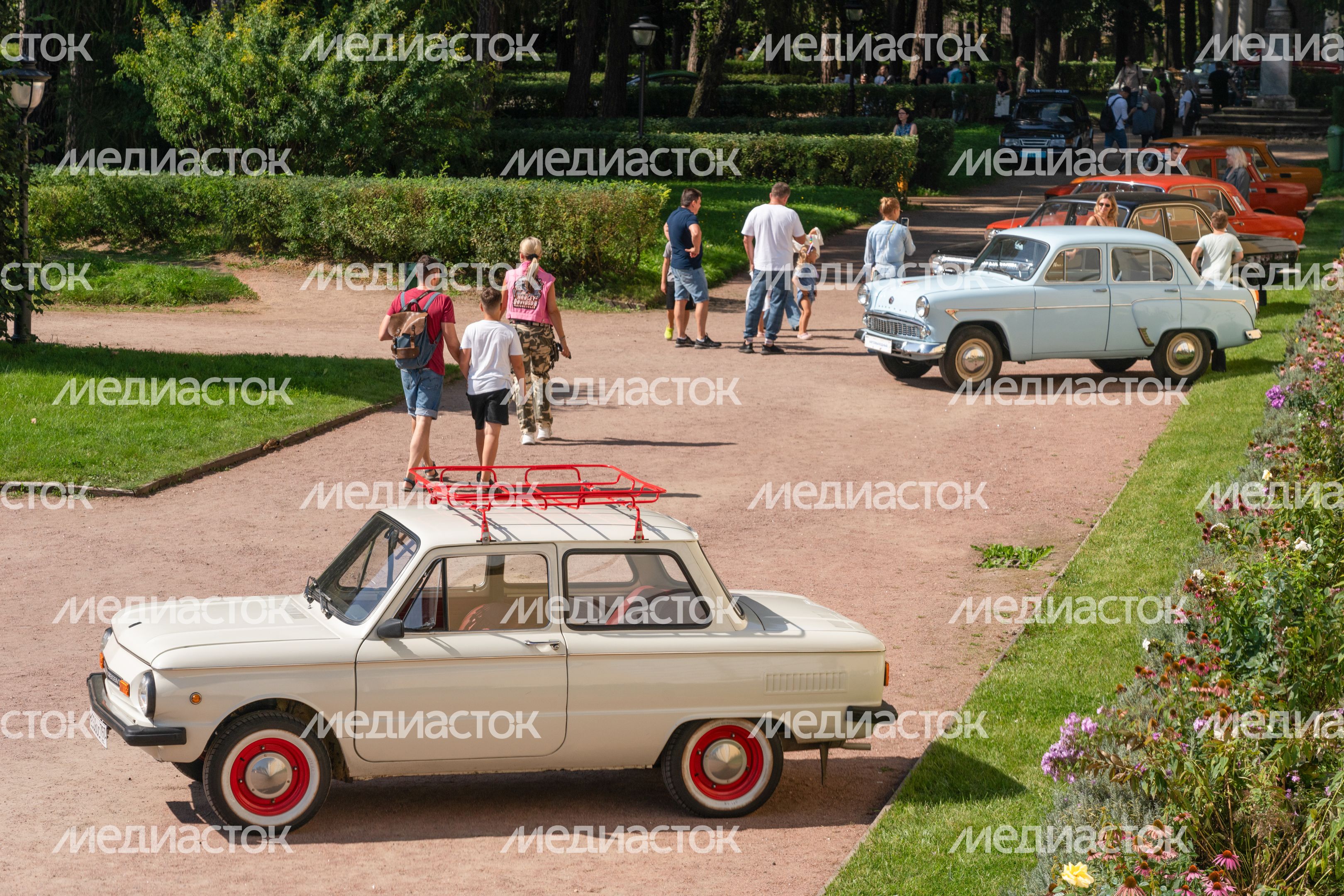 Автофестиваль в усадьбе Архангельское Автофестиваль в усадьбе Архангельское