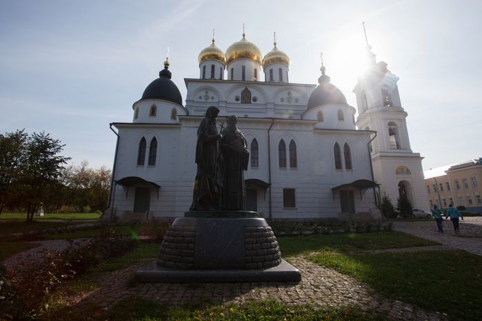 Памятник Кириллу и Мефодию в Дмитрове