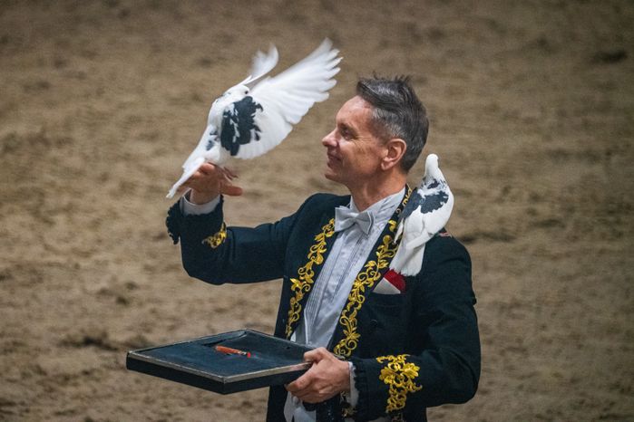 Конное представление «Наша весна! Наша Победа!» в парке «Патриот»