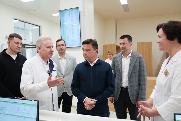 Андрей Воробьев встретился с персоналом большого многофункционального медицинского центра в Ногинске