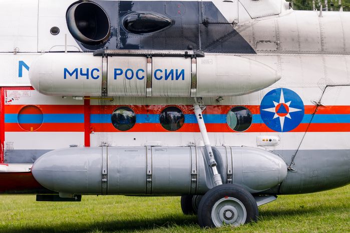 Вертолет МЧС России на тренировке спасательной операции космонавтов в Звездном городке