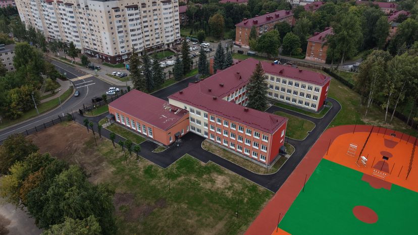 В г.о. Клин завершается капремонт школьного корпуса лицея №10 им. Д.И. Менделеева