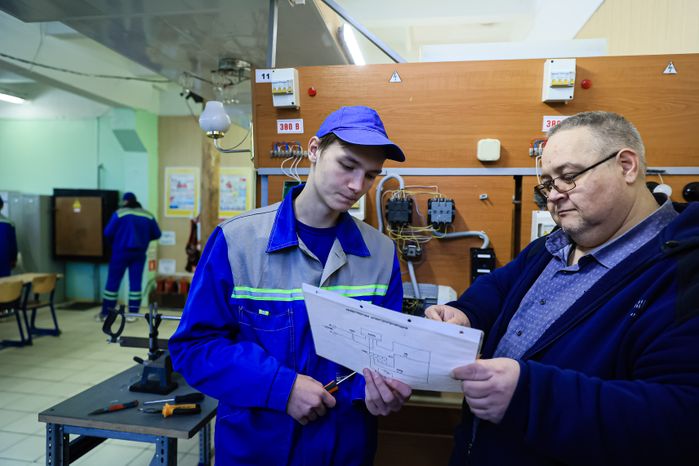 Посещение Губернатором Павлово-Посадского Техникума