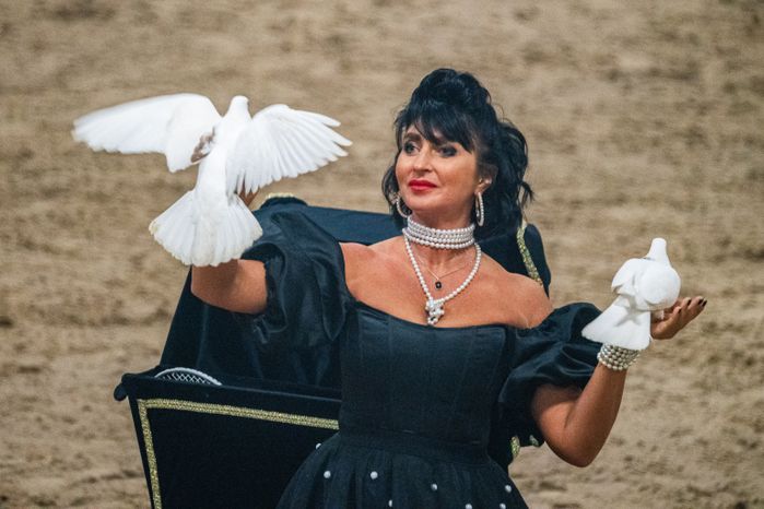 Конное представление «Наша весна! Наша Победа!» в парке «Патриот»