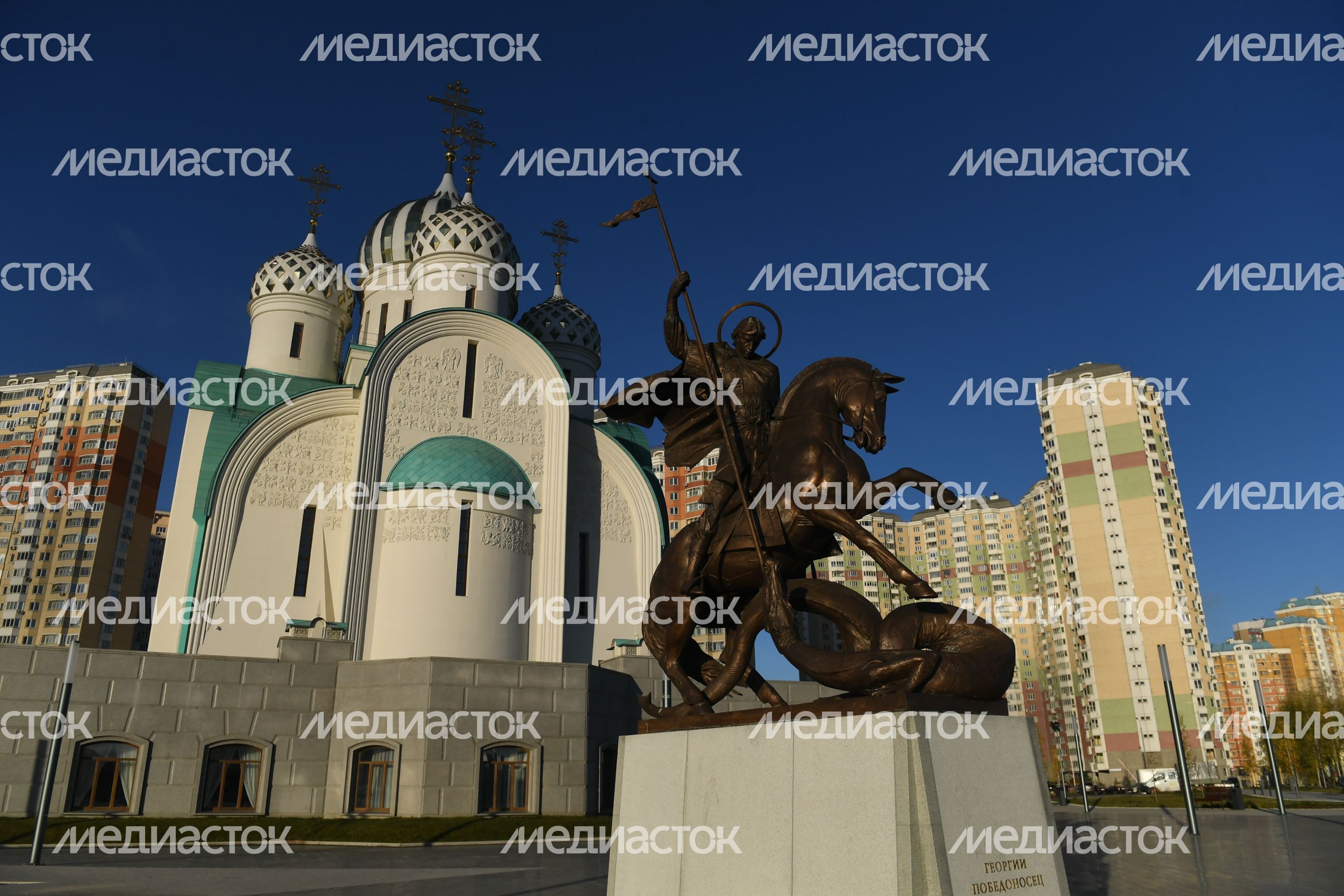 Проверка губернатором Подмосковья хода благоустройства набережной в микрорайоне Павшинская Пойма