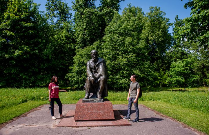 Летние виды музея-усадьбы Фёдора Михайловича Достоевского «Даровое»