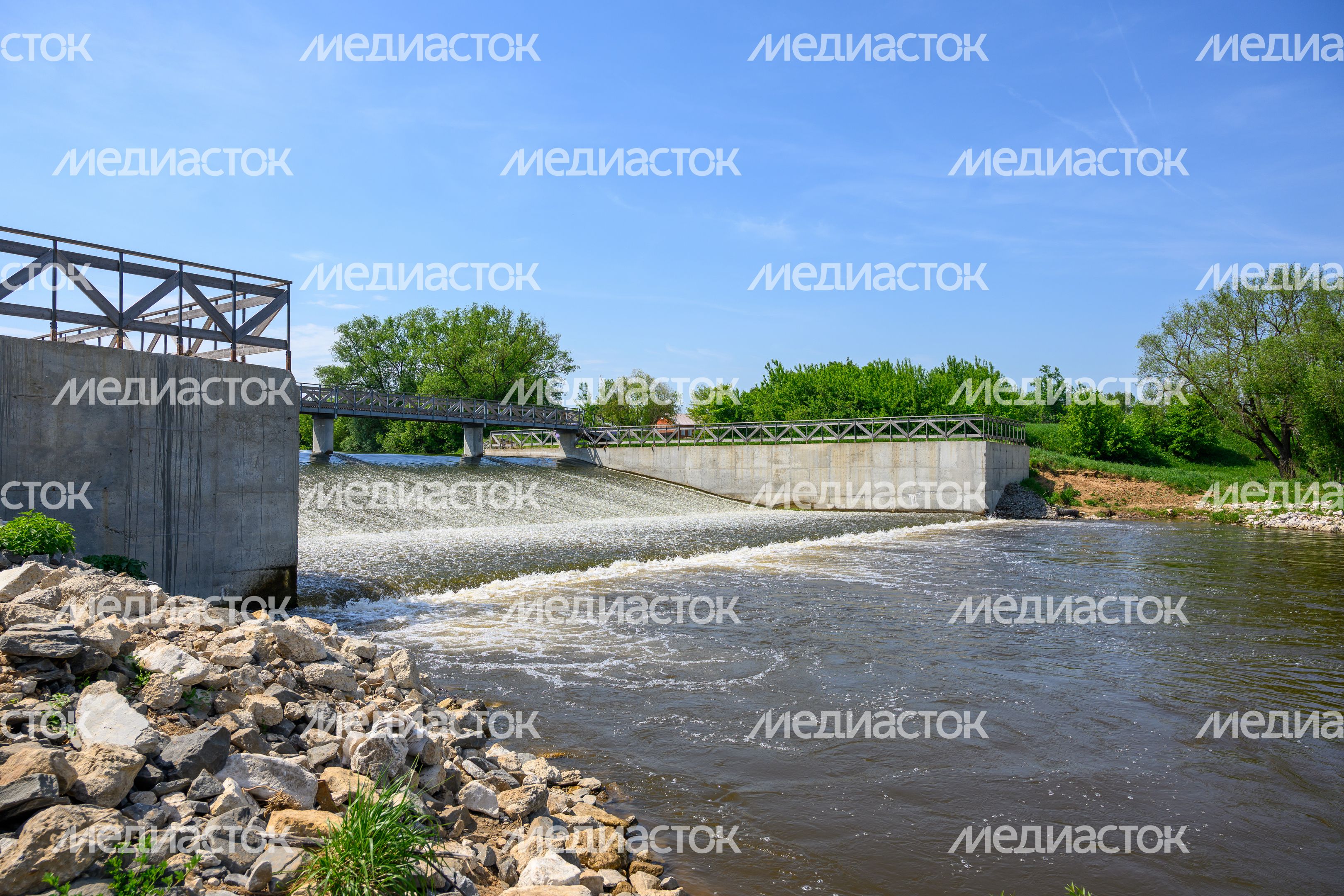 Зарайская плотина на реке Осетр