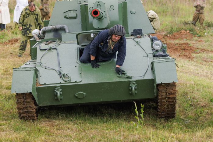 Эпизод Курской битвы под Прохоровкой на военно-исторической реконструкции в Центральном парке «Патриот»