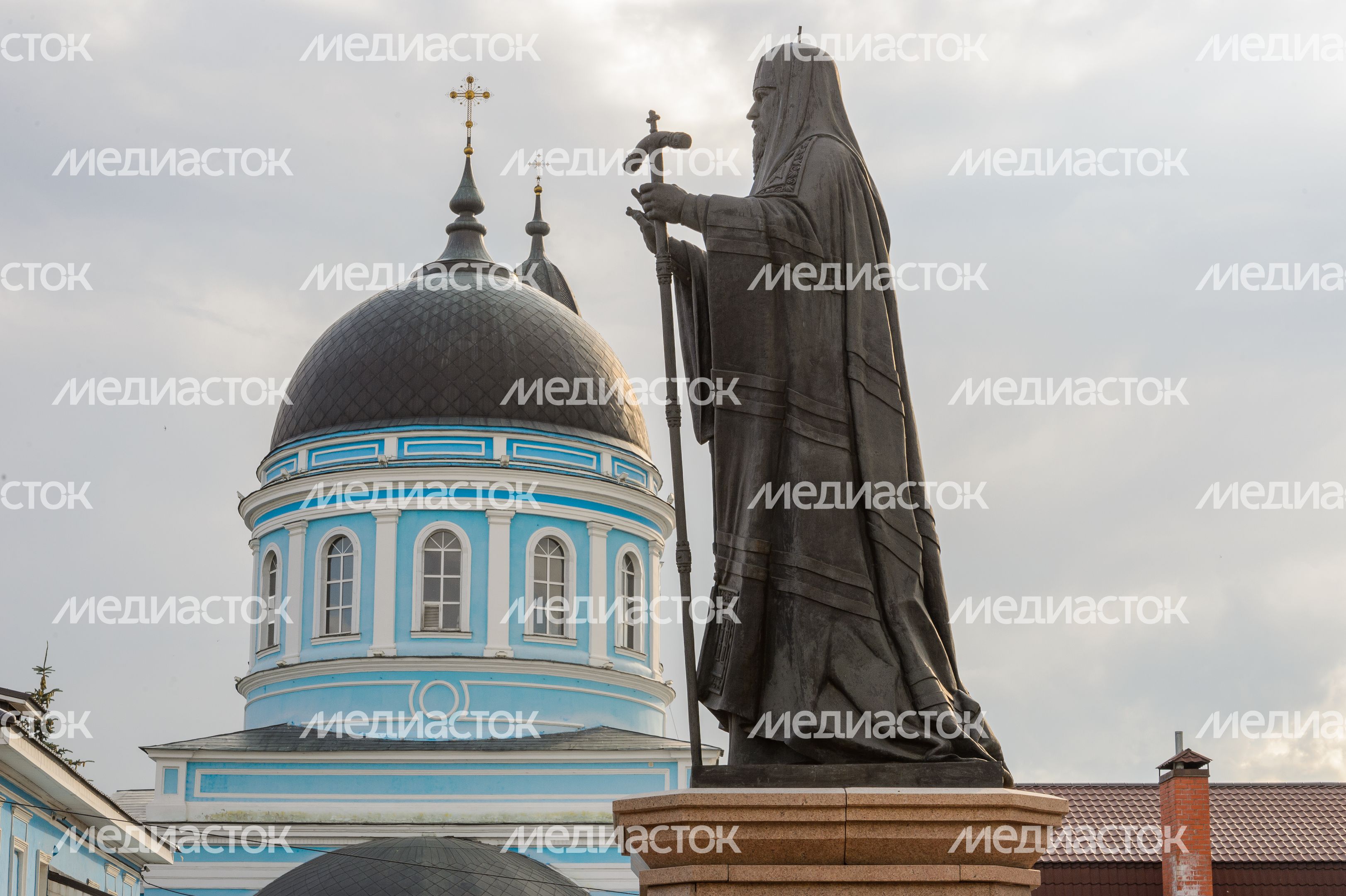 Памятник Патриарху Пимену Памятник Патриарху Пимену