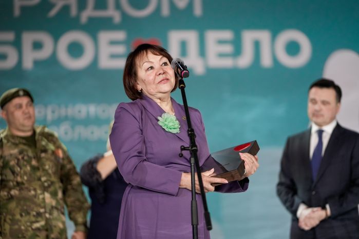 Матери бойцов СВО встретились с сыновьями на церемонии вручения премии "Мы рядом. Доброе дело"