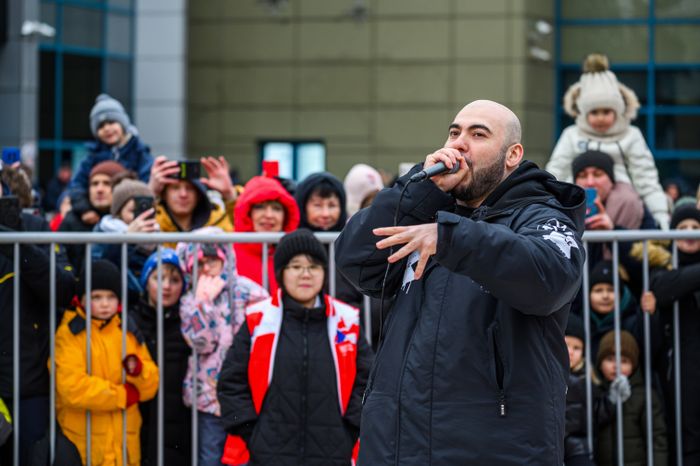 Чемпион мира по битбоксу Вахтанг на зимнем фристайл-мотокроссе в Балашихе