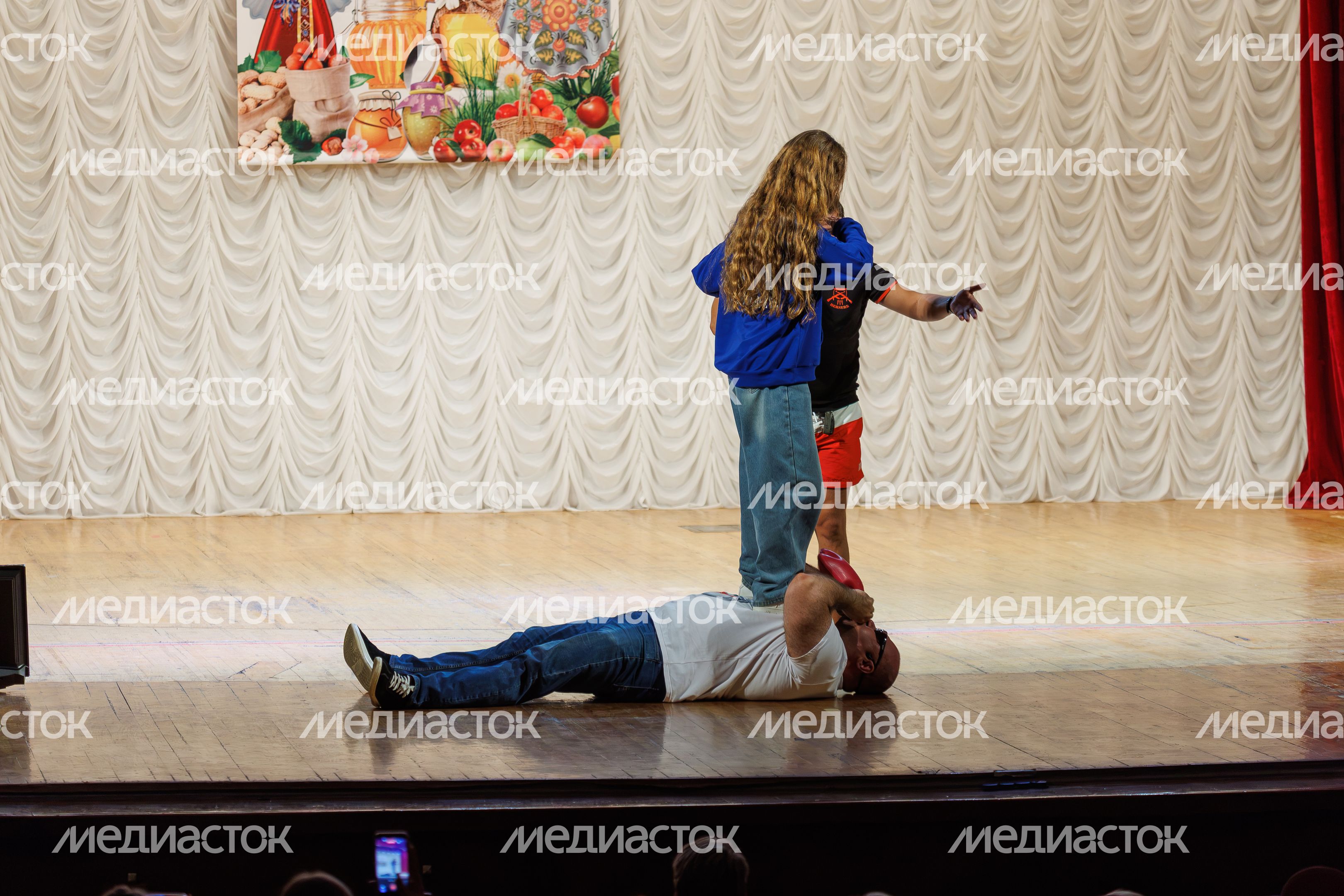 Русский Халк Сергей Агаджанян выступил с силовым экстримом перед участниками проекта «Активное долголетие» в Жуковском Русский Халк Сергей Агаджанян выступил с силовым экстримом перед участниками проекта «Активное долголетие» в Жуковском