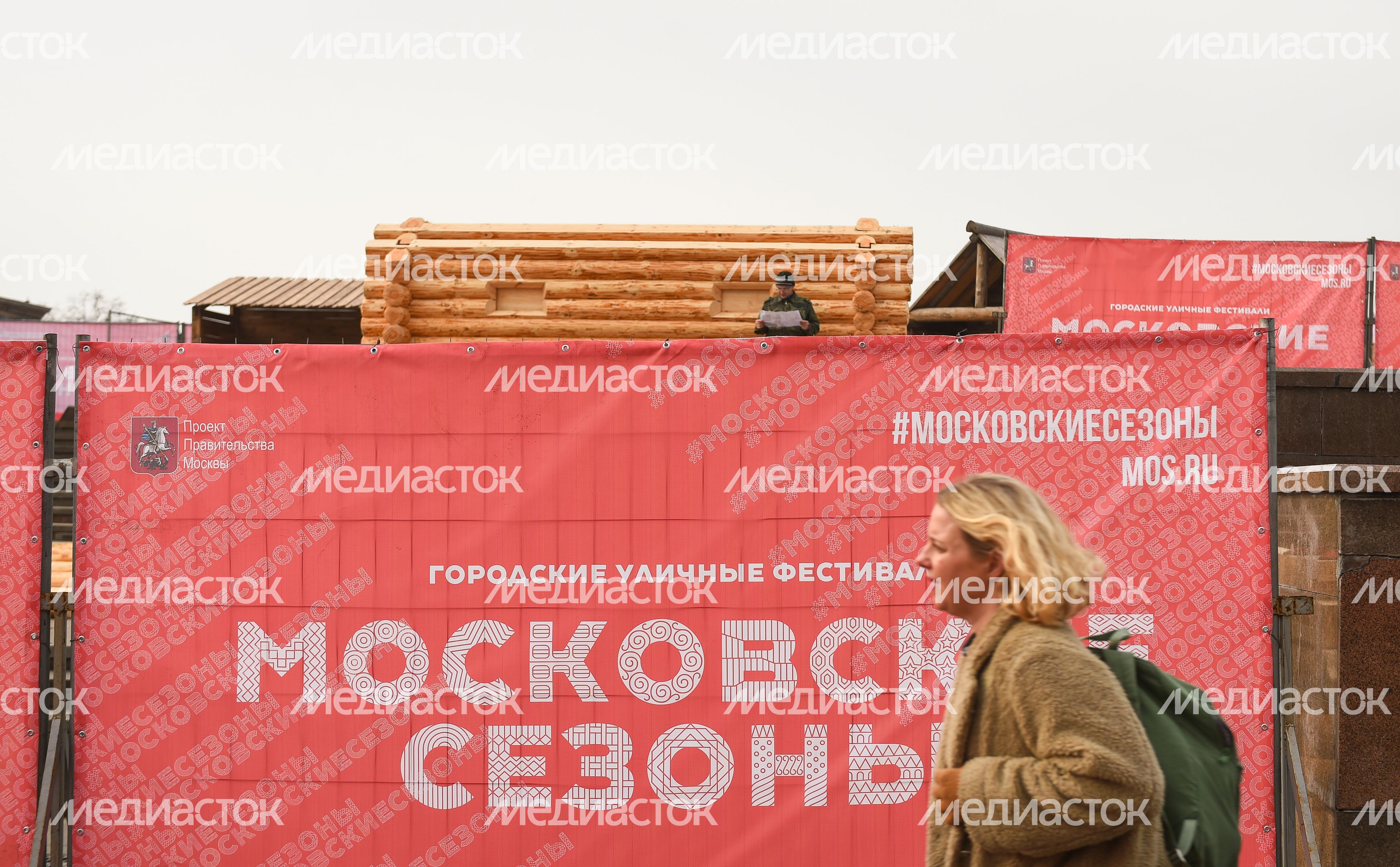 Монтаж инсталляций для фестиваля «Московская Масленица» на Манежной площади Монтаж инсталляций для фестиваля «Московская Масленица» на Манежной площади