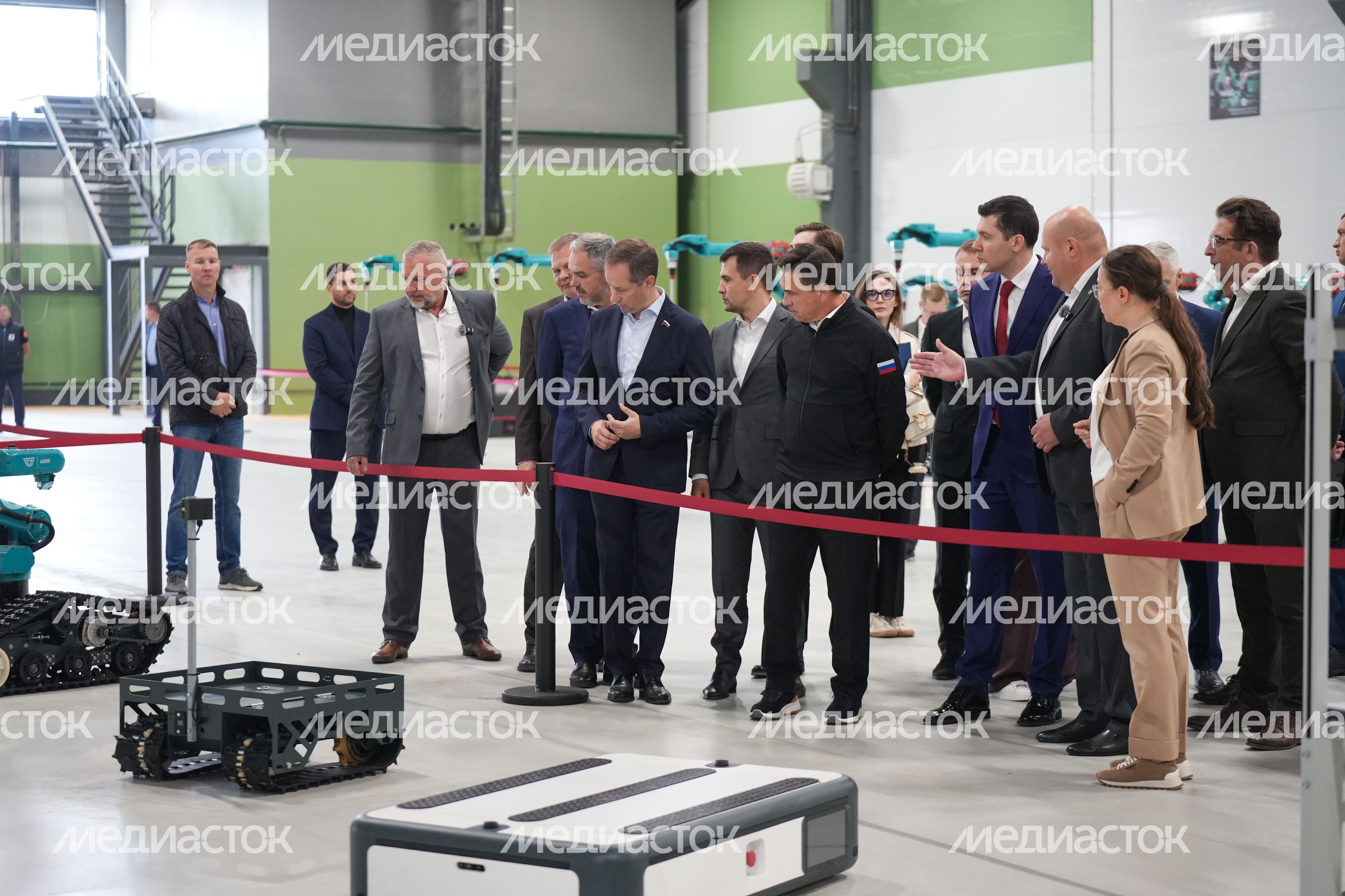 Андрей Воробьев и Антон Алиханов запустили первый производственный корпус ГИП "Титан" в Ленинском г.о. Андрей Воробьев и Антон Алиханов запустили первый производственный корпус ГИП "Титан" в Ленинском г.о.