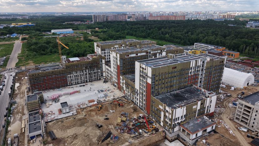 В Балашихе завершено возведение зданий многопрофильной больницы