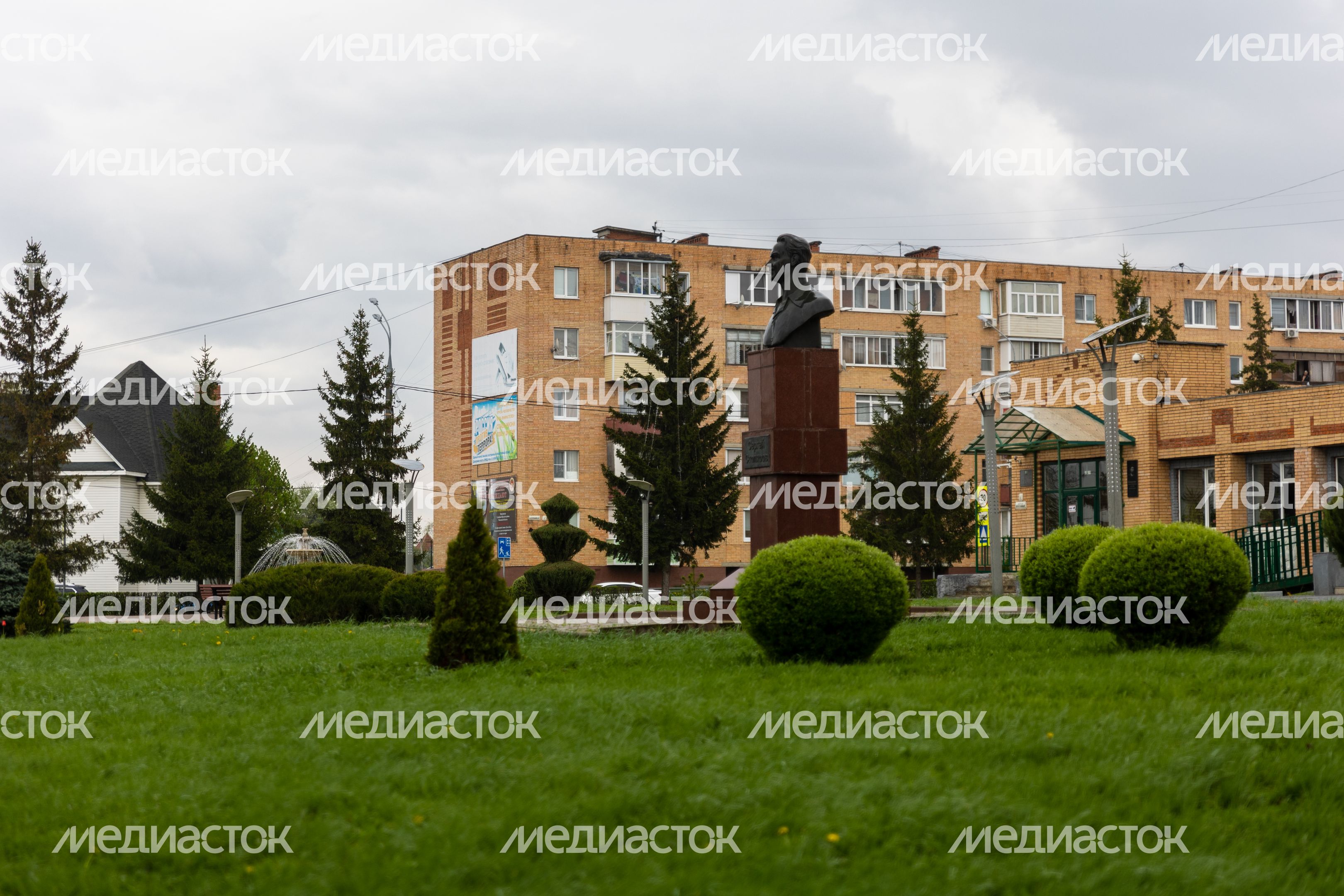 Памятник Сергею Столярову