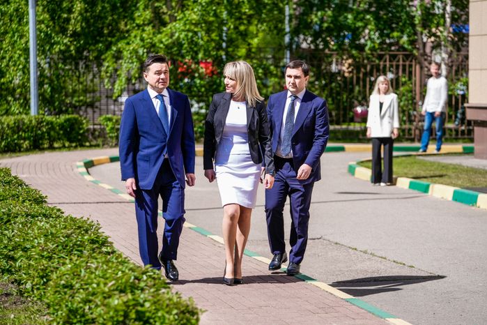 Губернатор поздравил выпускников реутовской СОШ №10 с последним звонком