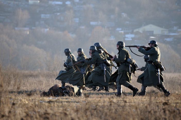 Реконструкция битвы под Москвой времен ВОВ в Ступинском районе