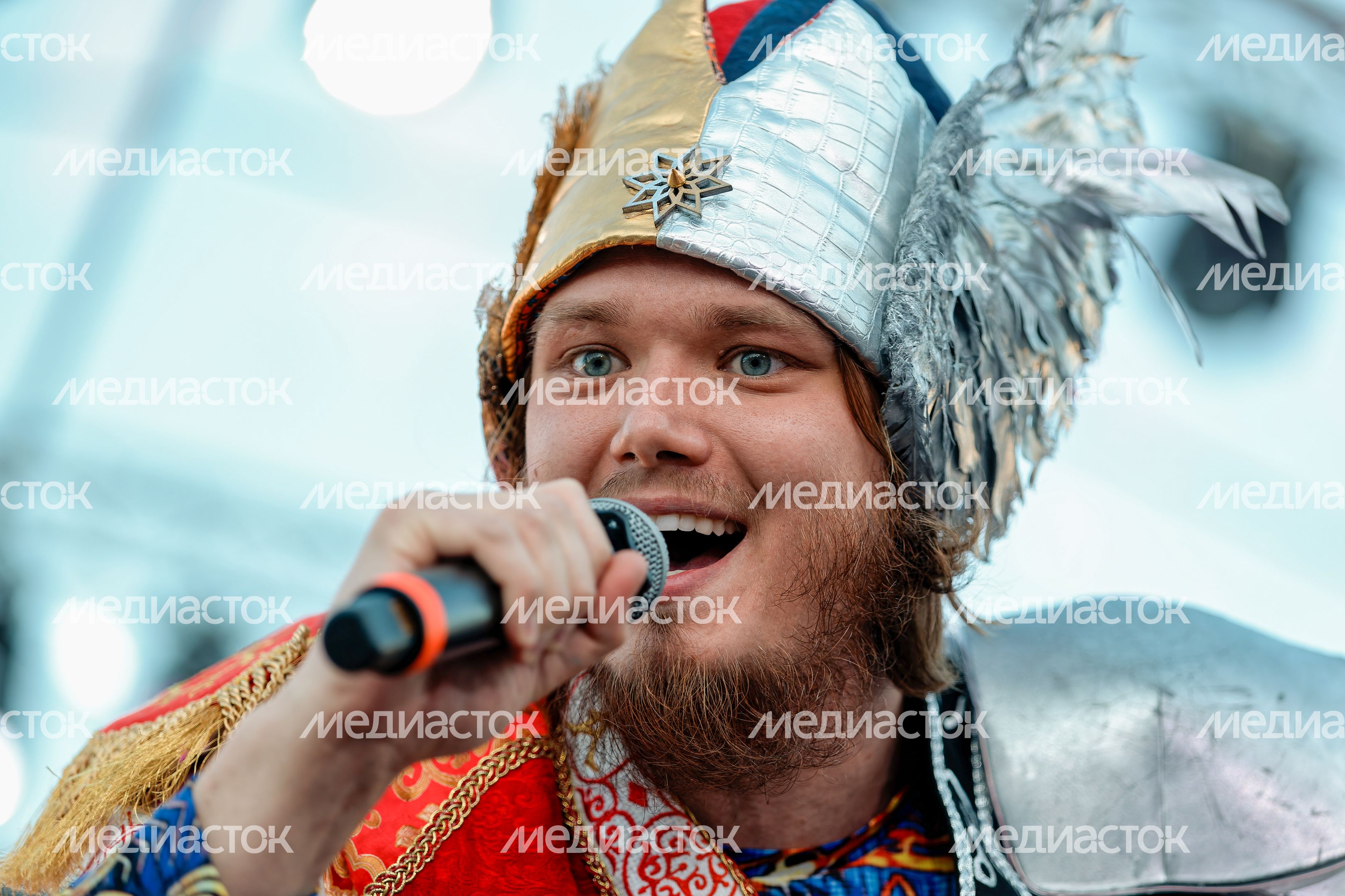 Певец Алексей Нарратив Бобров на конкурсе современной этнической музыки на фестивале «RUS_СВЕТ 2025» в Красногорске Певец Алексей Нарратив Бобров на конкурсе современной этнической музыки на фестивале «RUS_СВЕТ 2025» в Красногорске