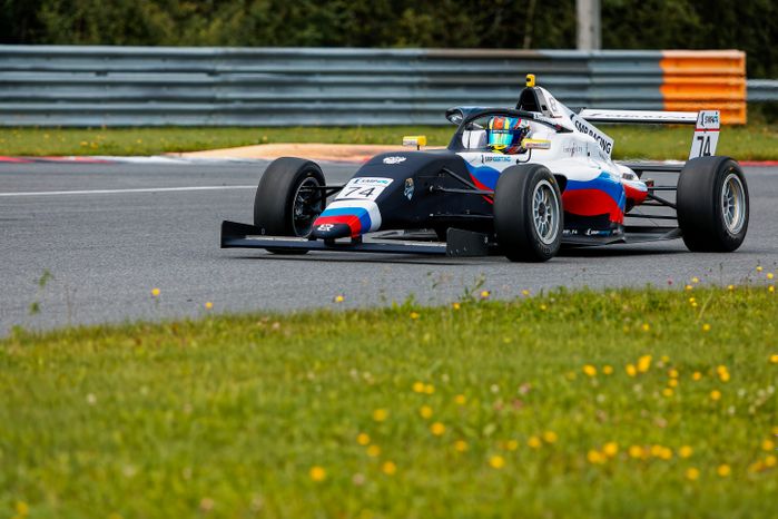 VI этап российской серии кольцевых гонок на автодроме Moscow Raceway