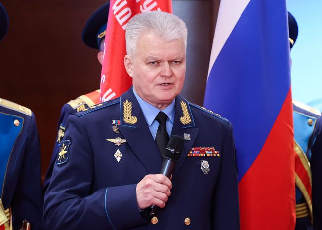 Родственникам легендарного лётчика Николая Терёхина передали "Золотую Звезду" Героя России