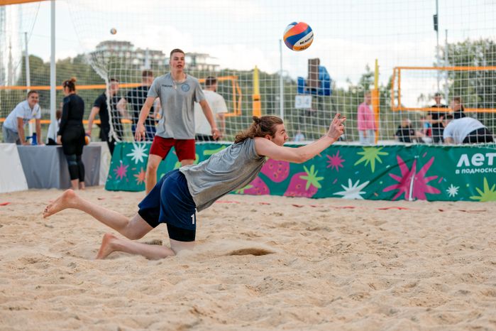 Пляжный волейбол на новой площадке «Пойма volley» в Красногорске